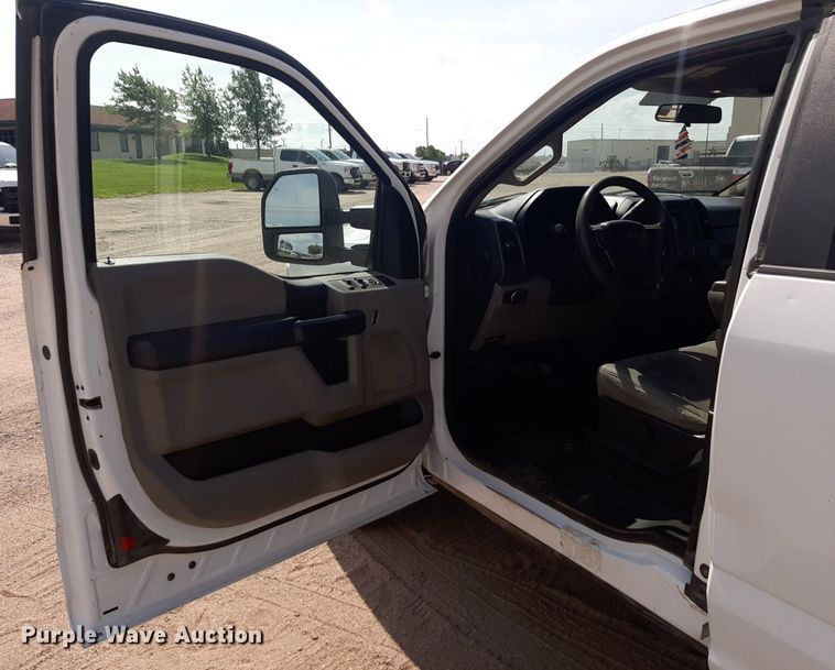 image for item NU9819 2018 Ford F250 Super Duty XL SuperCab pickup truck