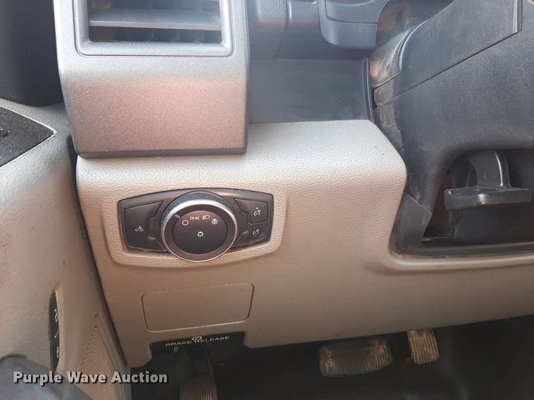 image for item NU9819 2018 Ford F250 Super Duty XL SuperCab pickup truck