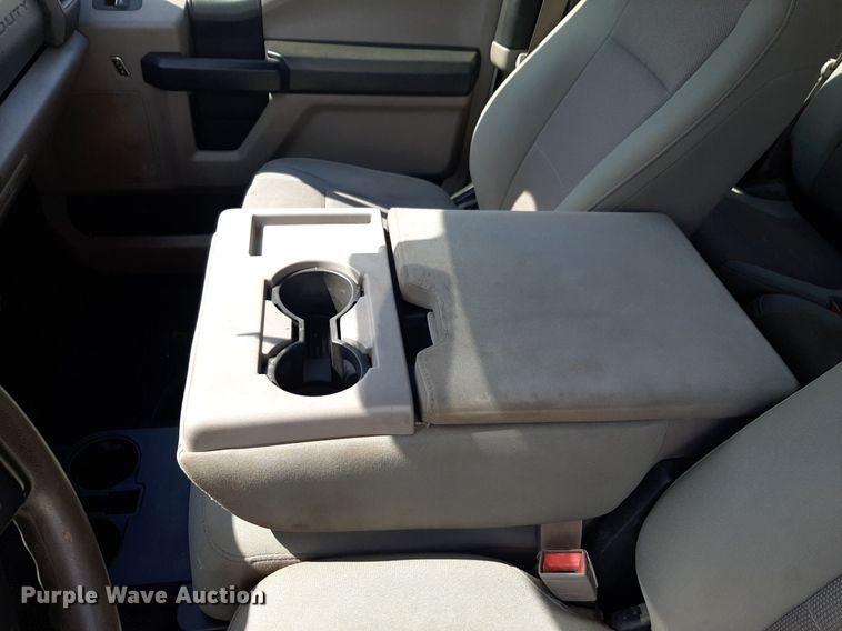 image for item NU9819 2018 Ford F250 Super Duty XL SuperCab pickup truck