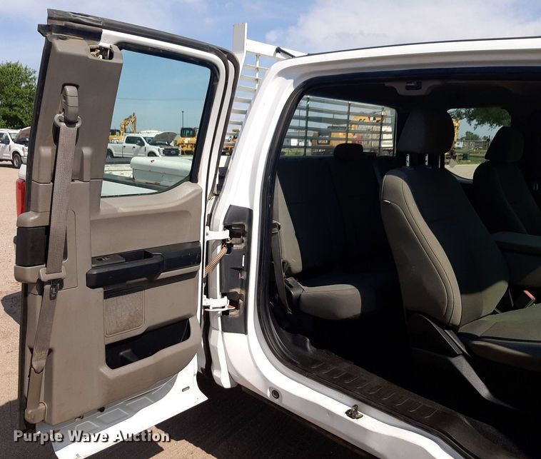 image for item NU9819 2018 Ford F250 Super Duty XL SuperCab pickup truck