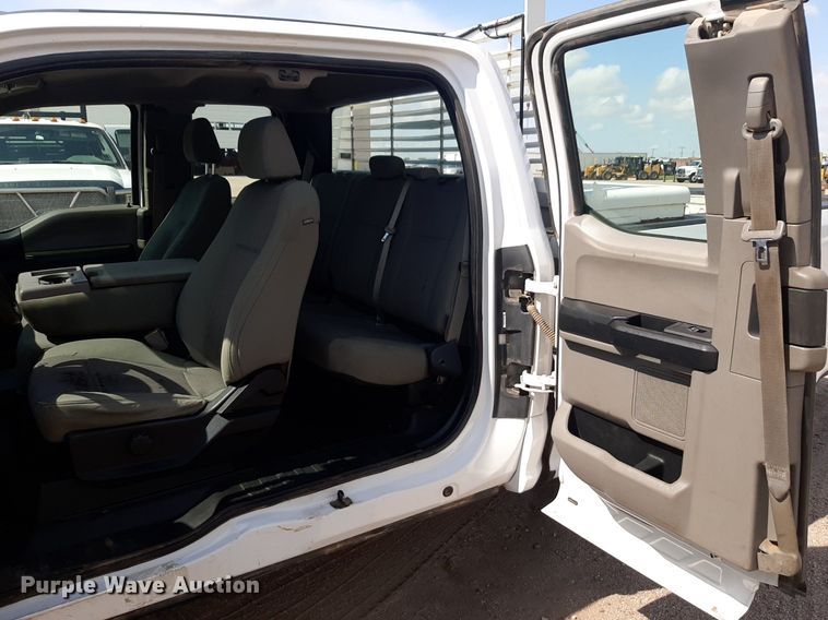 image for item NU9819 2018 Ford F250 Super Duty XL SuperCab pickup truck