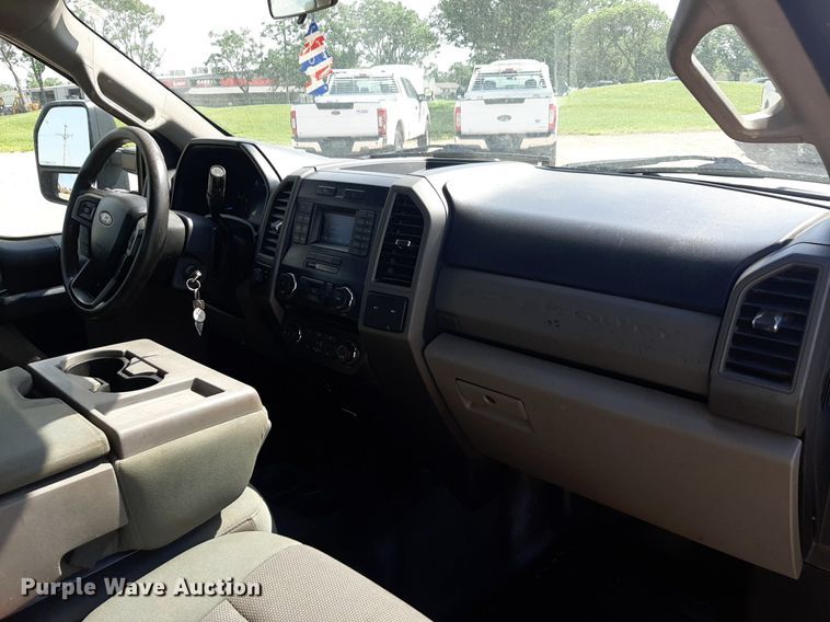 image for item NU9819 2018 Ford F250 Super Duty XL SuperCab pickup truck