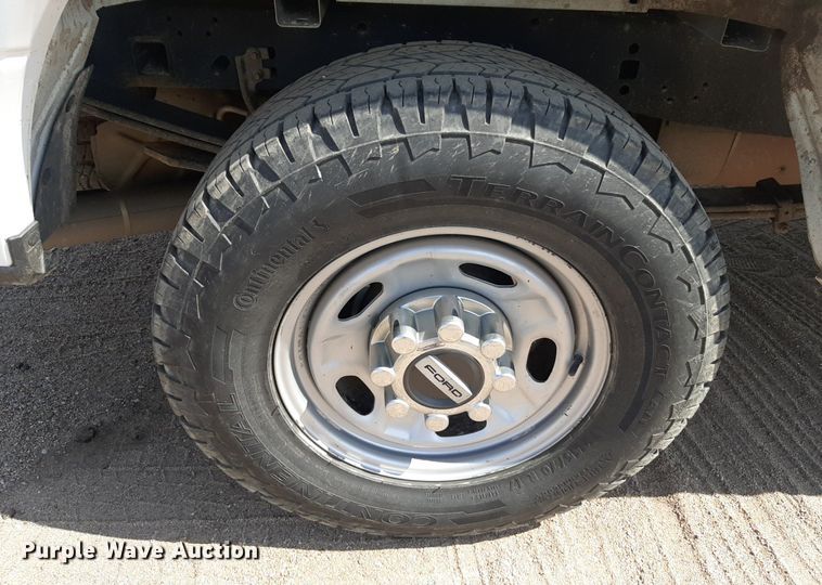 image for item NU9819 2018 Ford F250 Super Duty XL SuperCab pickup truck