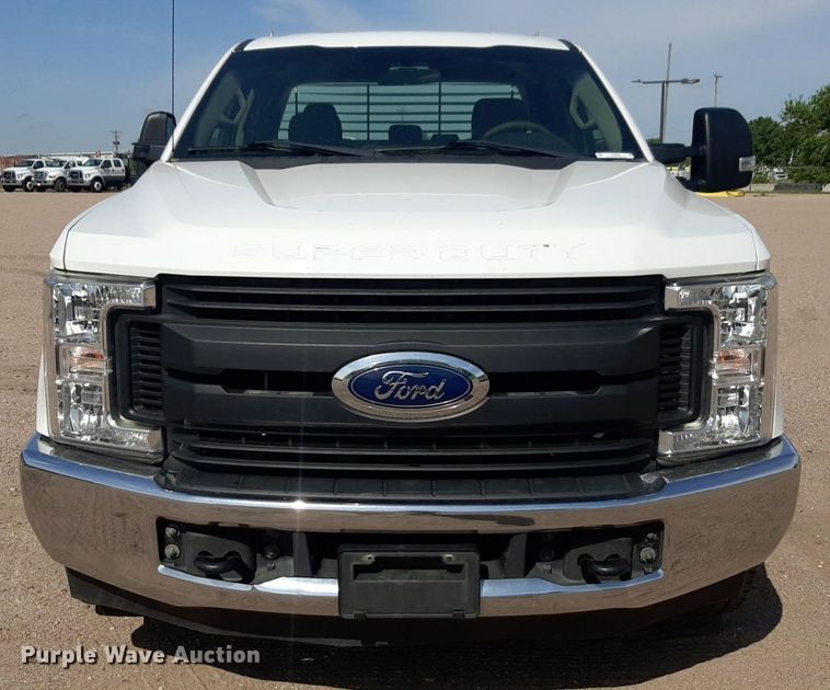 image for item NU9820 2018 Ford F250 Super Duty XL SuperCab pickup truck