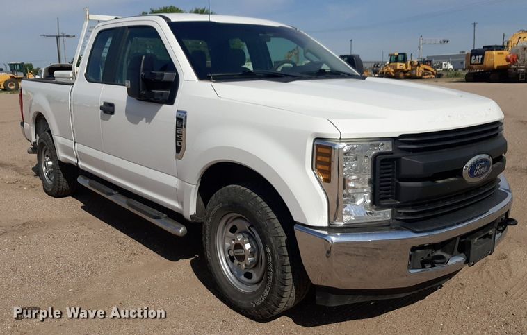 image for item NU9820 2018 Ford F250 Super Duty XL SuperCab pickup truck