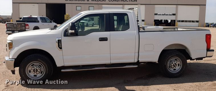 image for item NU9820 2018 Ford F250 Super Duty XL SuperCab pickup truck