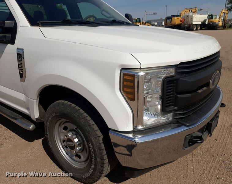 image for item NU9820 2018 Ford F250 Super Duty XL SuperCab pickup truck