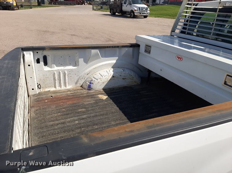 image for item NU9820 2018 Ford F250 Super Duty XL SuperCab pickup truck