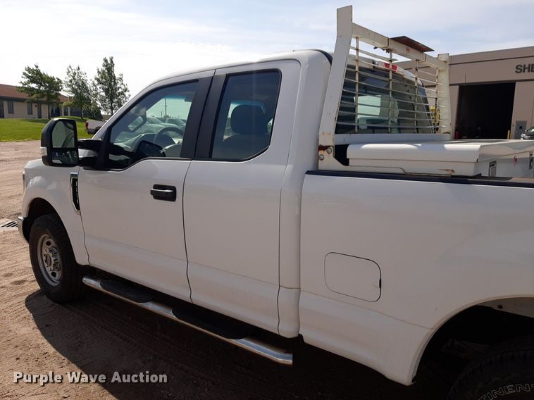 image for item NU9820 2018 Ford F250 Super Duty XL SuperCab pickup truck