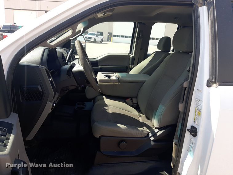 image for item NU9820 2018 Ford F250 Super Duty XL SuperCab pickup truck