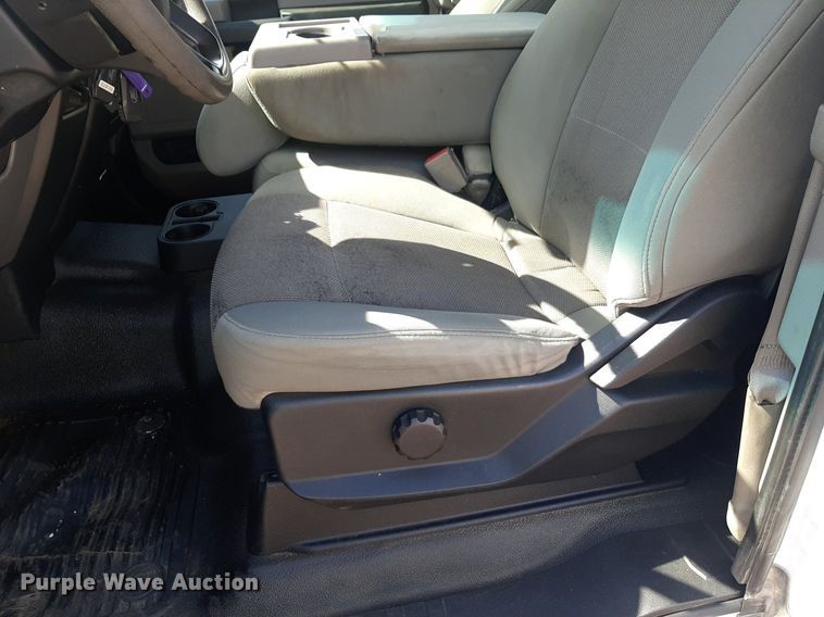 image for item NU9820 2018 Ford F250 Super Duty XL SuperCab pickup truck