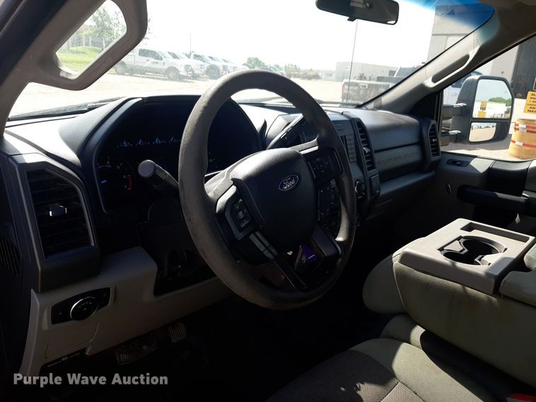 image for item NU9820 2018 Ford F250 Super Duty XL SuperCab pickup truck