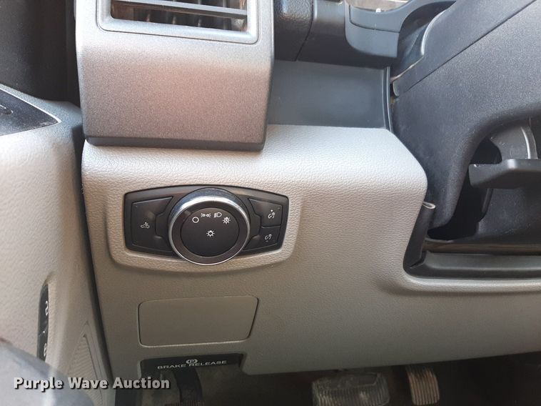 image for item NU9820 2018 Ford F250 Super Duty XL SuperCab pickup truck