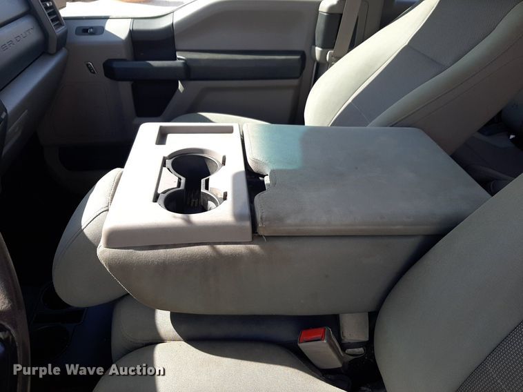 image for item NU9820 2018 Ford F250 Super Duty XL SuperCab pickup truck