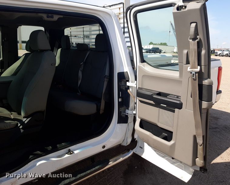 image for item NU9820 2018 Ford F250 Super Duty XL SuperCab pickup truck