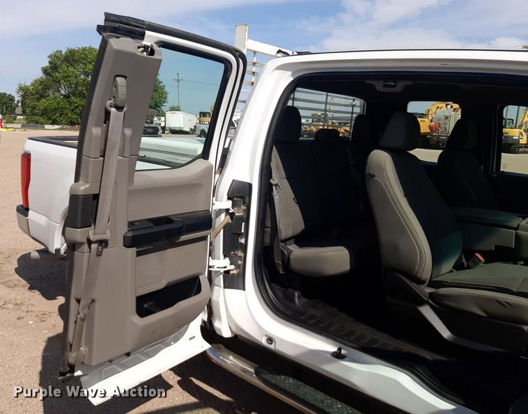 image for item NU9820 2018 Ford F250 Super Duty XL SuperCab pickup truck