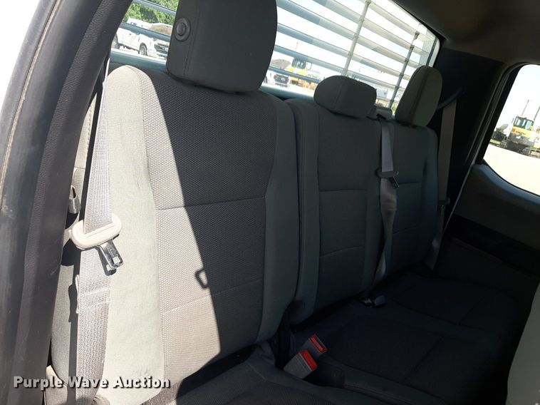 image for item NU9820 2018 Ford F250 Super Duty XL SuperCab pickup truck