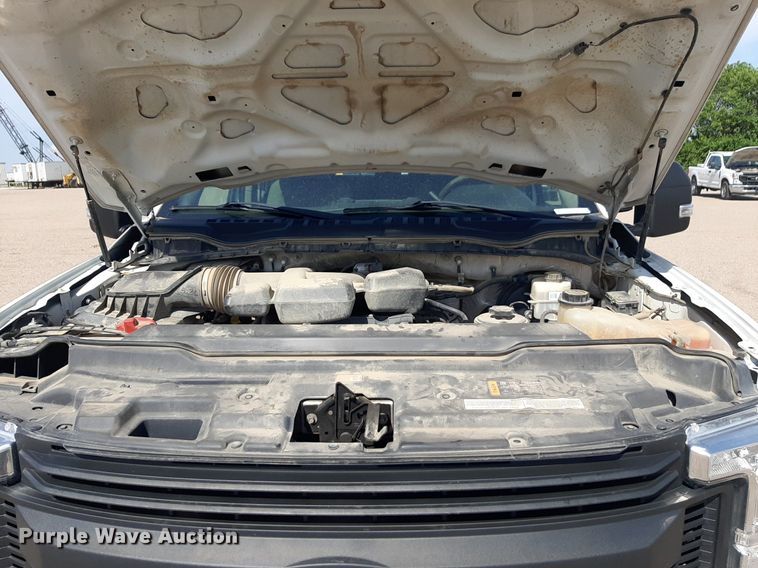 image for item NU9820 2018 Ford F250 Super Duty XL SuperCab pickup truck