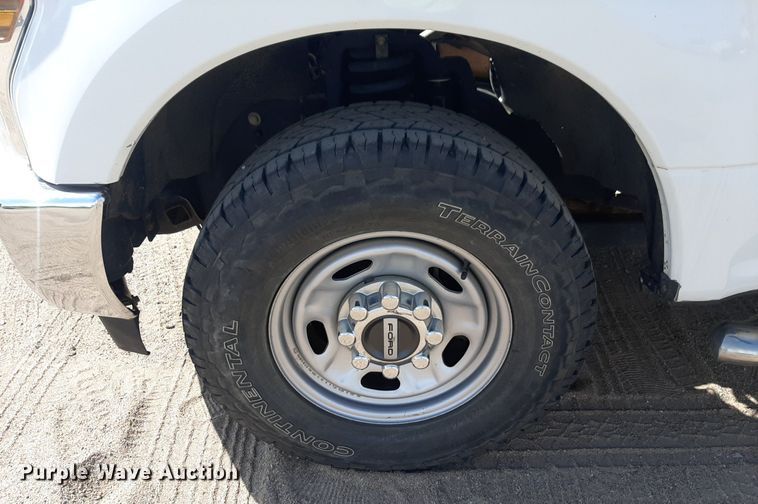 image for item NU9820 2018 Ford F250 Super Duty XL SuperCab pickup truck