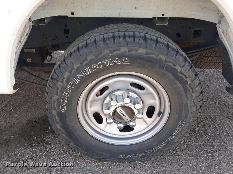 image for item NU9820 2018 Ford F250 Super Duty XL SuperCab pickup truck