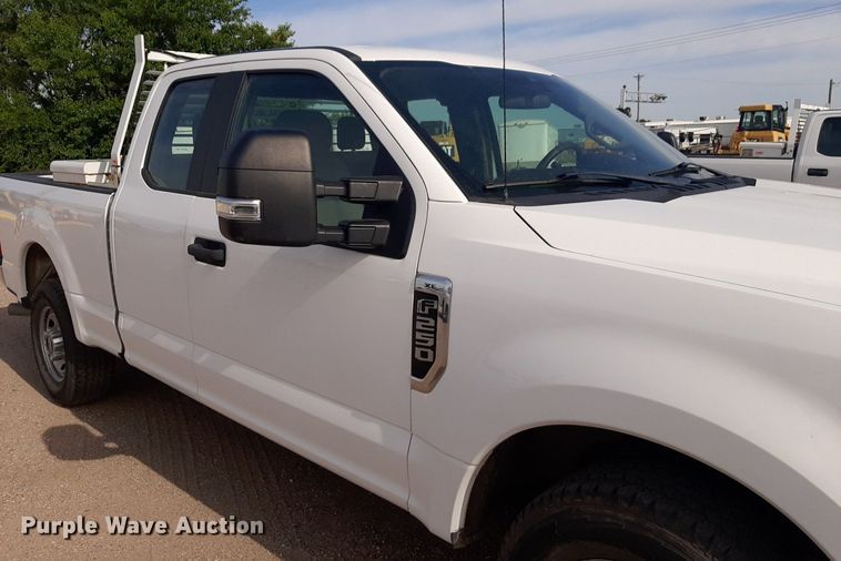 image for item NU9822 2020 Ford F250 Super Duty XL SuperCab pickup truck