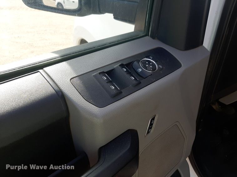 image for item NU9822 2020 Ford F250 Super Duty XL SuperCab pickup truck