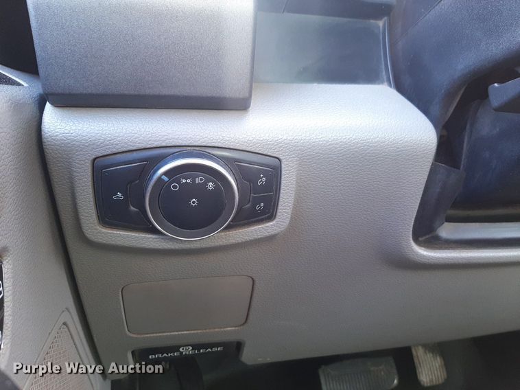 image for item NU9822 2020 Ford F250 Super Duty XL SuperCab pickup truck