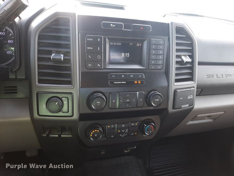 image for item NU9822 2020 Ford F250 Super Duty XL SuperCab pickup truck