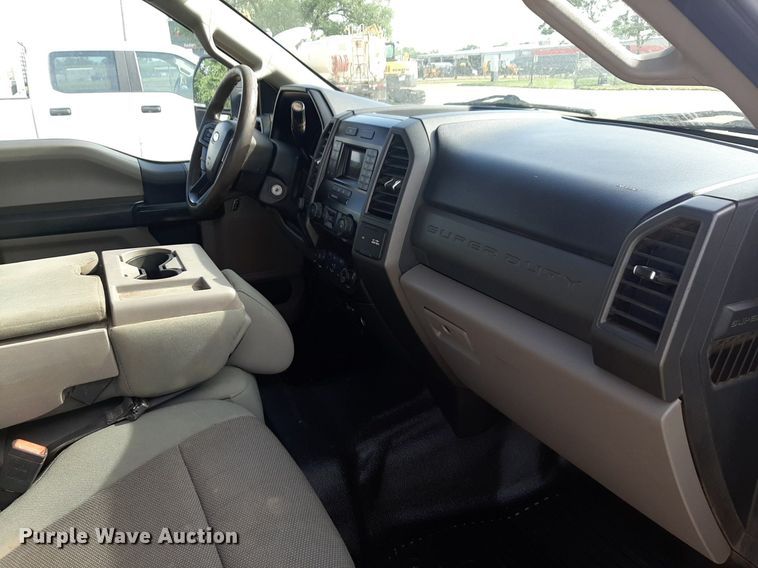 image for item NU9822 2020 Ford F250 Super Duty XL SuperCab pickup truck