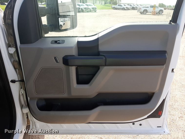 image for item NU9822 2020 Ford F250 Super Duty XL SuperCab pickup truck