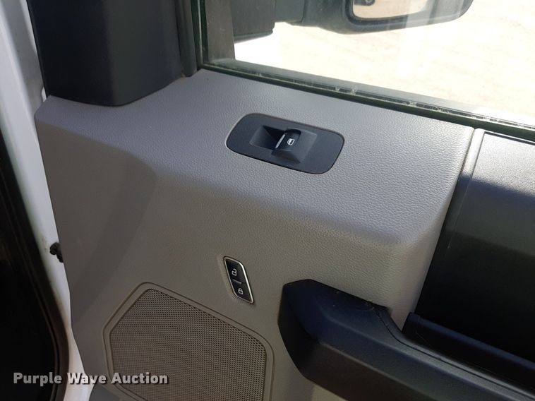 image for item NU9822 2020 Ford F250 Super Duty XL SuperCab pickup truck