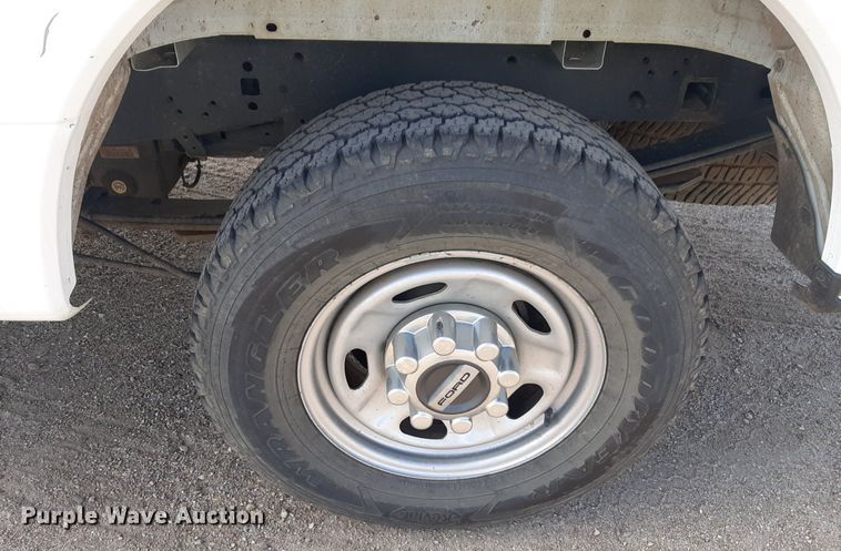 image for item NU9822 2020 Ford F250 Super Duty XL SuperCab pickup truck