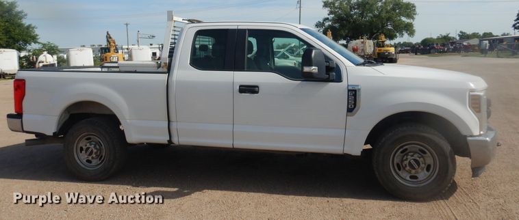 image for item NU9823 2018 Ford F250 Super Duty XL SuperCab pickup truck