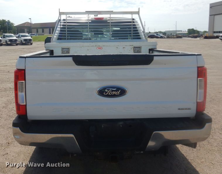 image for item NU9823 2018 Ford F250 Super Duty XL SuperCab pickup truck