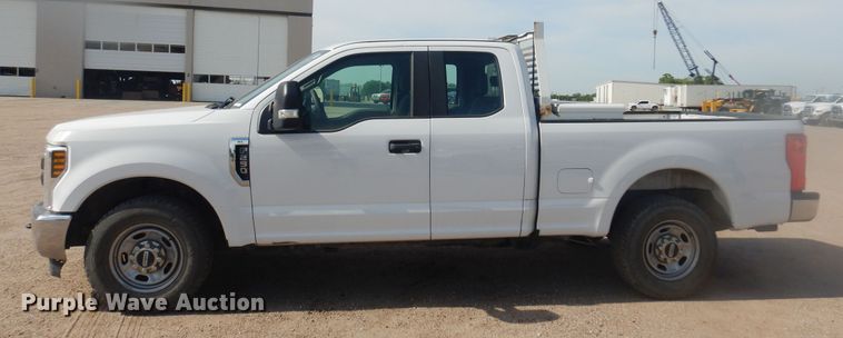 image for item NU9823 2018 Ford F250 Super Duty XL SuperCab pickup truck