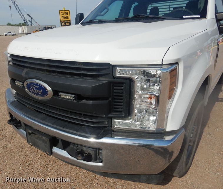 image for item NU9823 2018 Ford F250 Super Duty XL SuperCab pickup truck