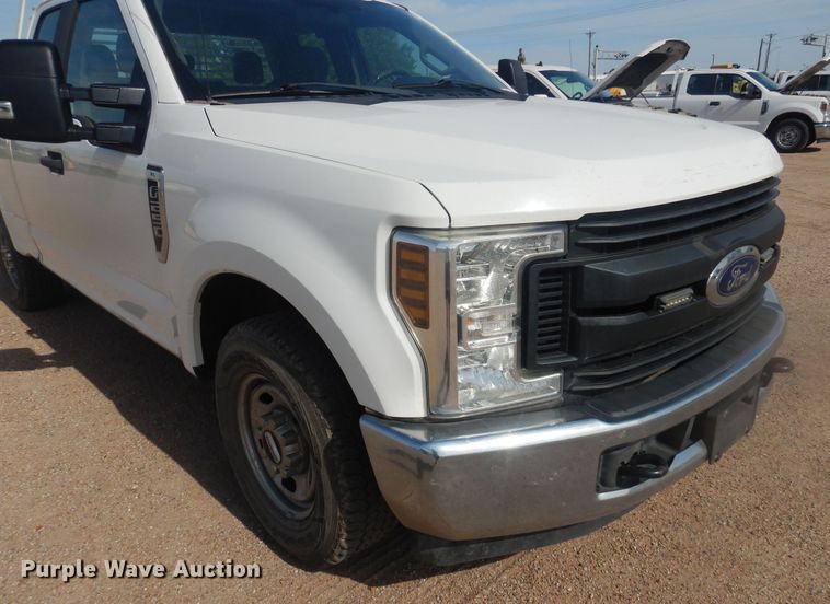 image for item NU9823 2018 Ford F250 Super Duty XL SuperCab pickup truck