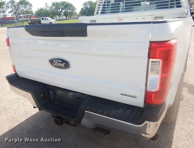 image for item NU9823 2018 Ford F250 Super Duty XL SuperCab pickup truck