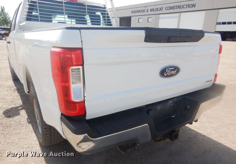 image for item NU9823 2018 Ford F250 Super Duty XL SuperCab pickup truck