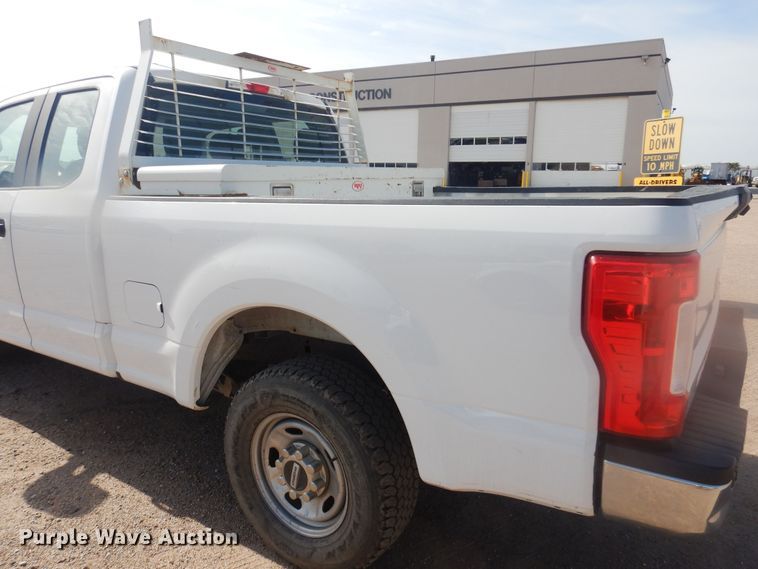 image for item NU9823 2018 Ford F250 Super Duty XL SuperCab pickup truck