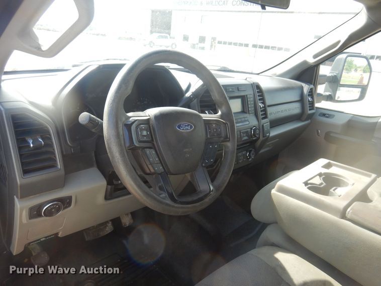 image for item NU9823 2018 Ford F250 Super Duty XL SuperCab pickup truck