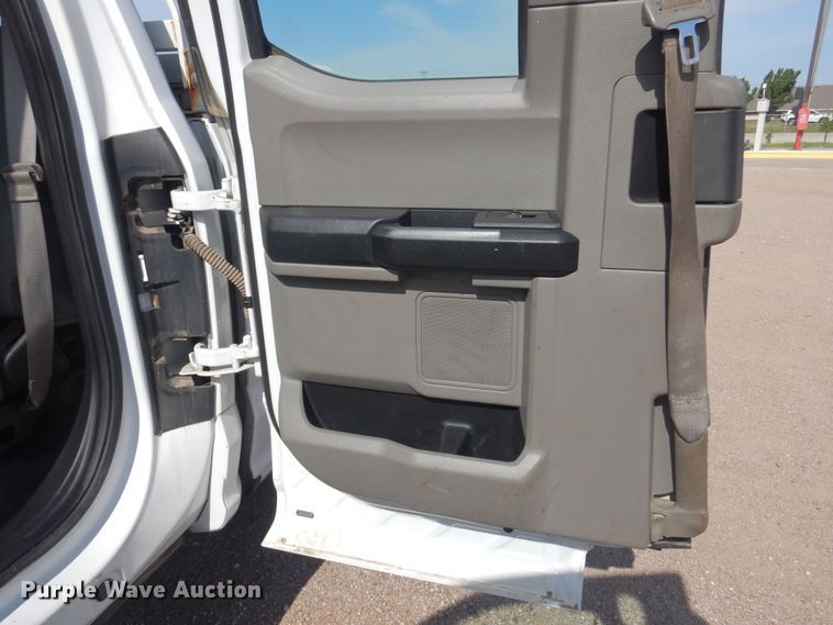 image for item NU9823 2018 Ford F250 Super Duty XL SuperCab pickup truck