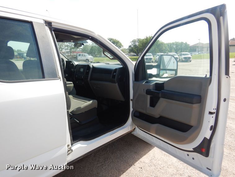 image for item NU9823 2018 Ford F250 Super Duty XL SuperCab pickup truck