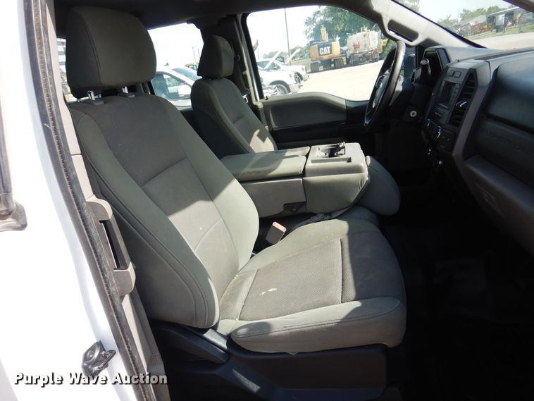 image for item NU9823 2018 Ford F250 Super Duty XL SuperCab pickup truck