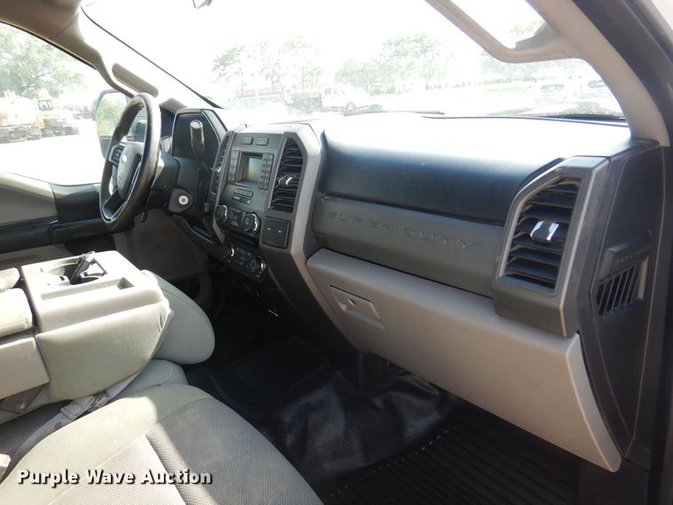 image for item NU9823 2018 Ford F250 Super Duty XL SuperCab pickup truck