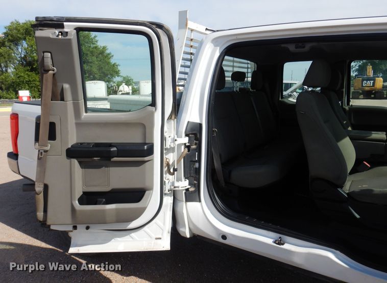 image for item NU9823 2018 Ford F250 Super Duty XL SuperCab pickup truck