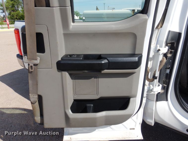 image for item NU9823 2018 Ford F250 Super Duty XL SuperCab pickup truck