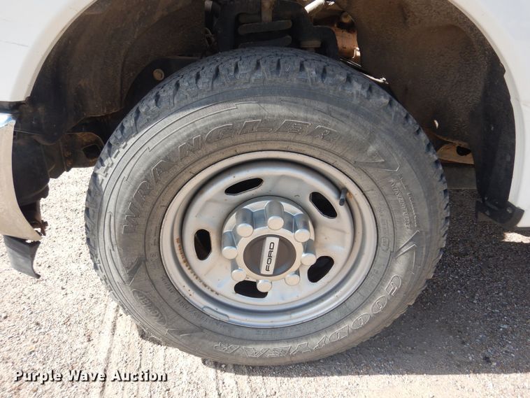 image for item NU9823 2018 Ford F250 Super Duty XL SuperCab pickup truck