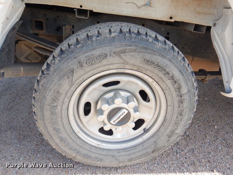 image for item NU9823 2018 Ford F250 Super Duty XL SuperCab pickup truck