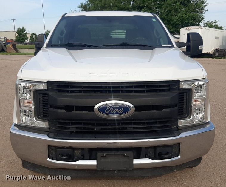 image for item NU9824 2019 Ford F250 Super Duty XL Crew Cab pickup truck